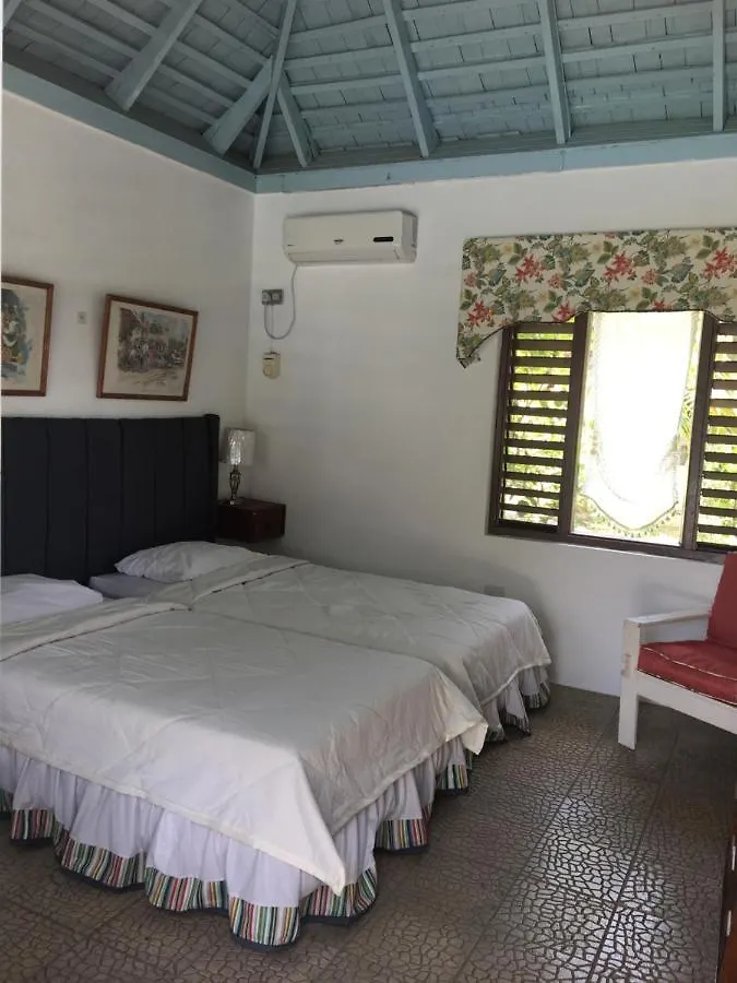 Reef Winds Villa Runaway Bay