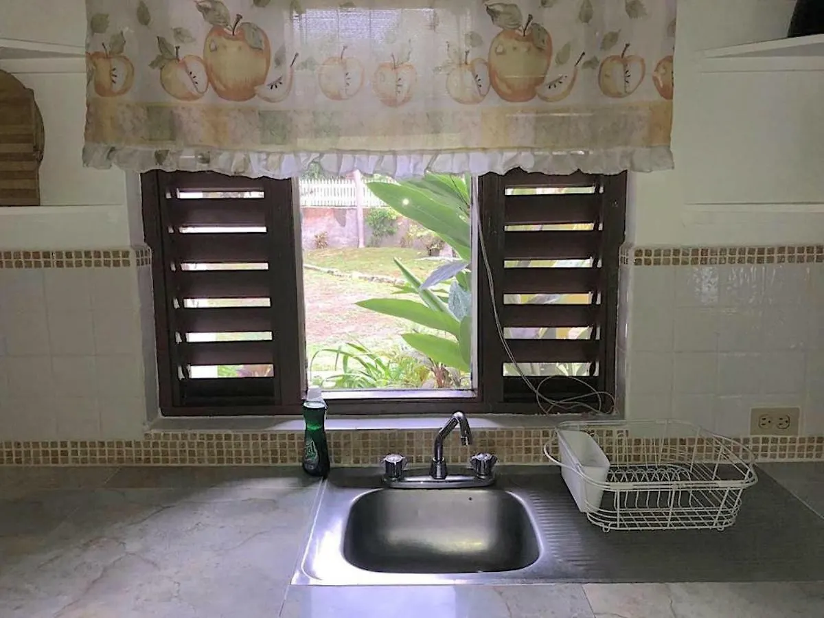 רנאוויי ביי Reef Winds Villa