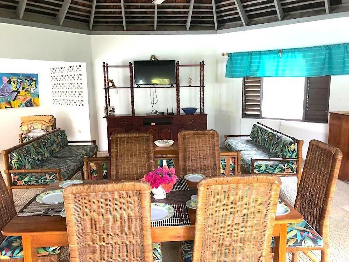 רנאוויי ביי Reef Winds Villa