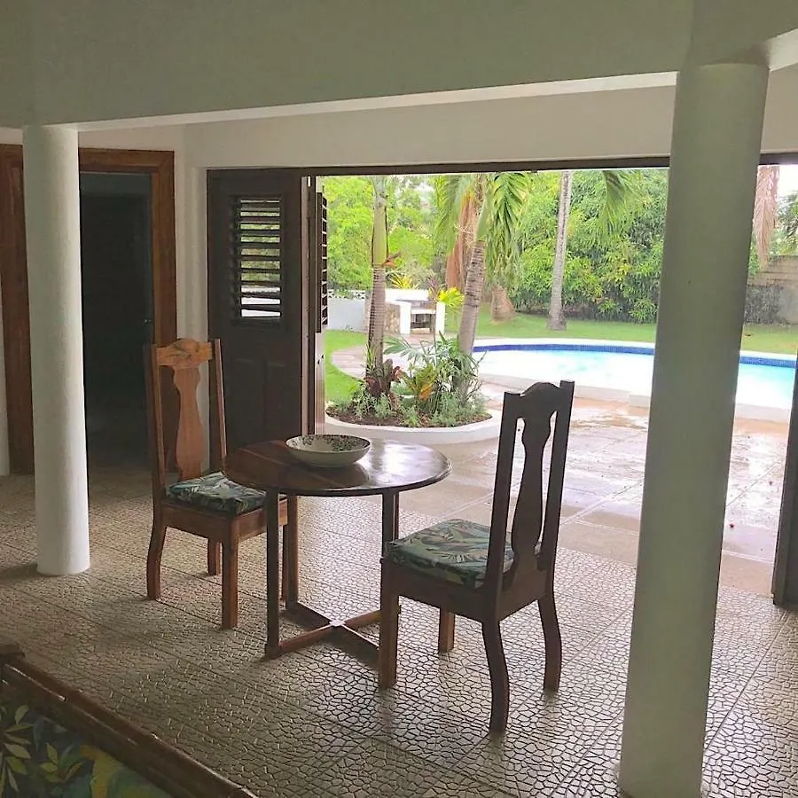 רנאוויי ביי Reef Winds Villa