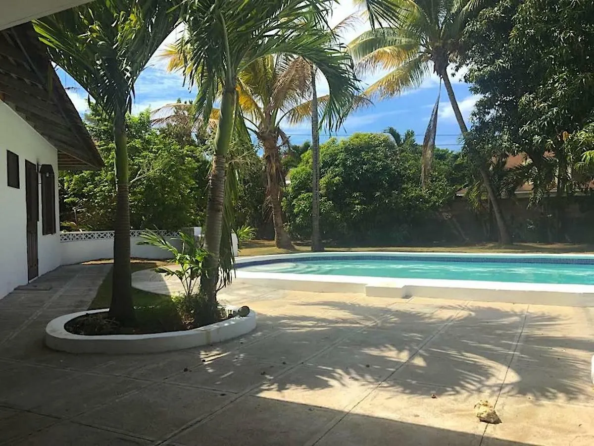 Reef Winds Villa Runaway Bay 0*,